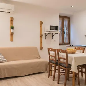 https://apartment-vale-rovinj.in-istria.net